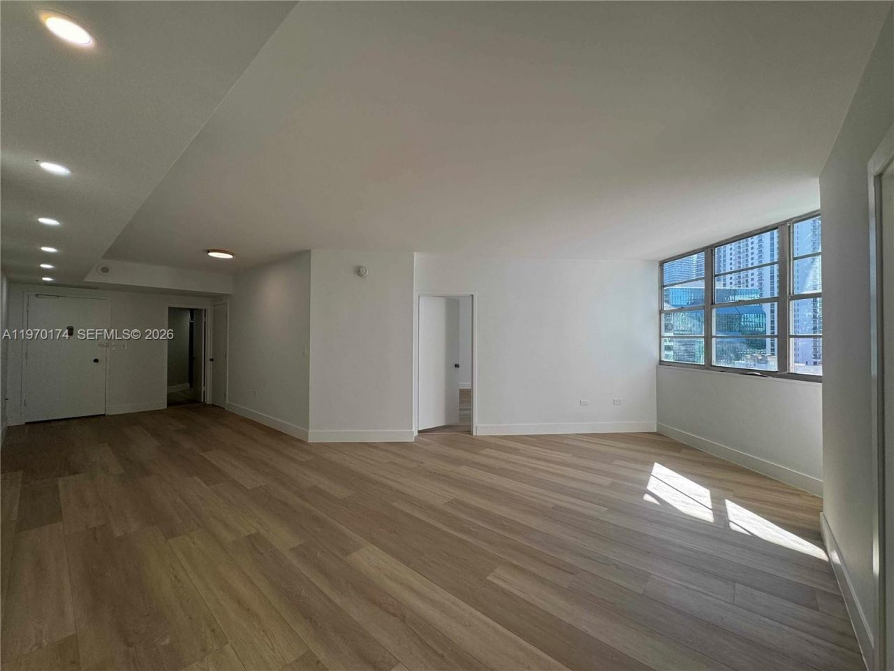 999 Brickell Bay Dr, Unit 2008, Miami, FL 33131 Photo