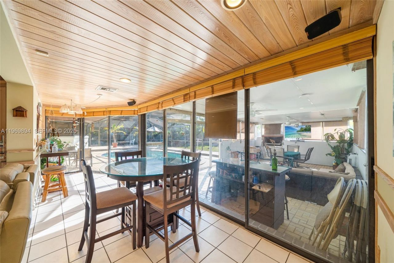 17242 SW 88th Ave, Palmetto Bay, FL 33157 Photo