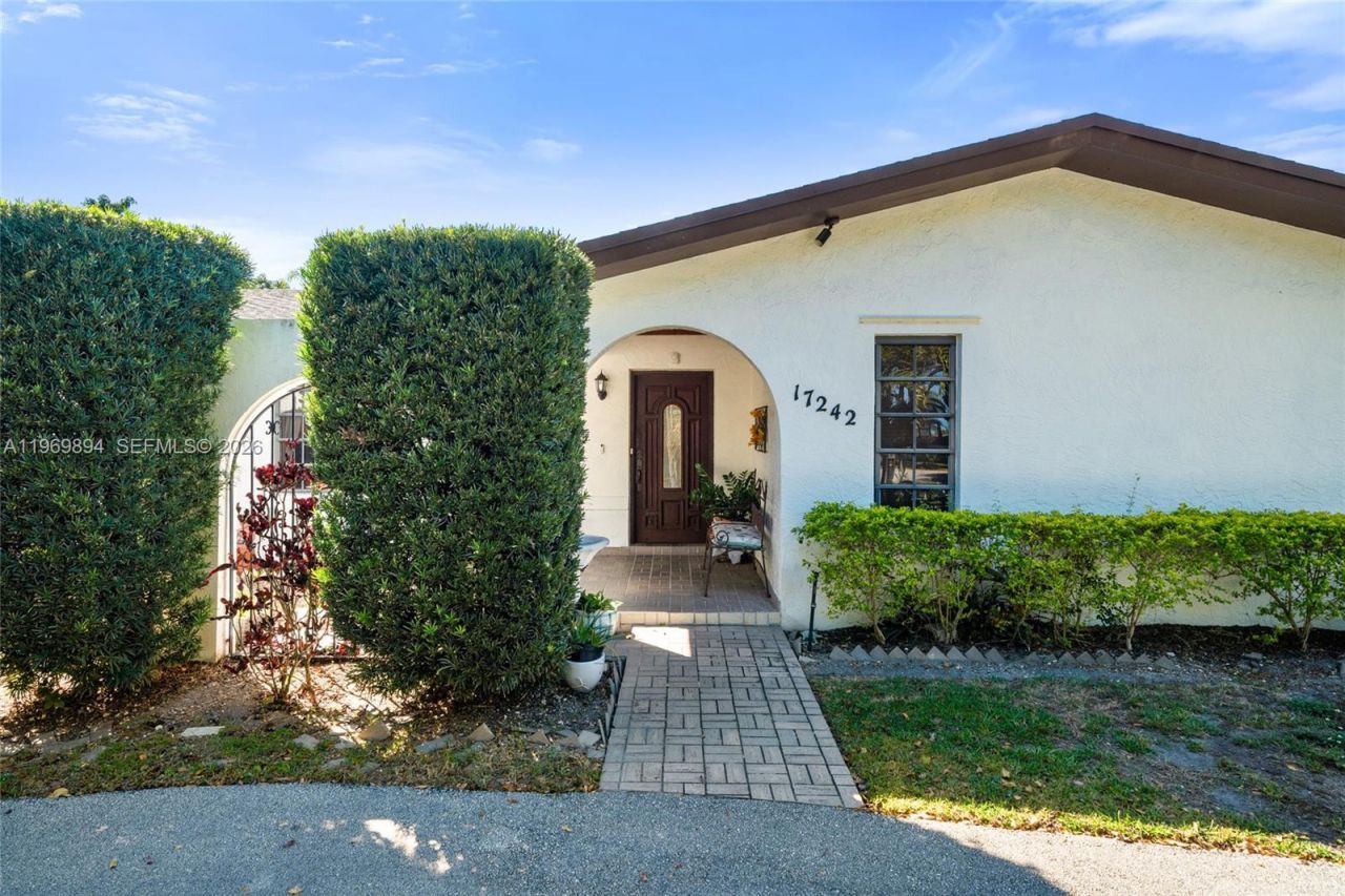 17242 SW 88th Ave, Palmetto Bay, FL 33157 Photo