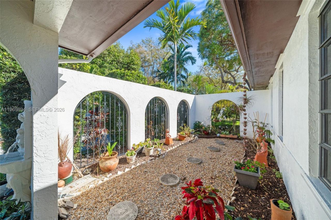 17242 SW 88th Ave, Palmetto Bay, FL 33157 Photo