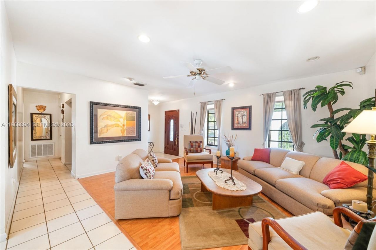 17242 SW 88th Ave, Palmetto Bay, FL 33157 Photo