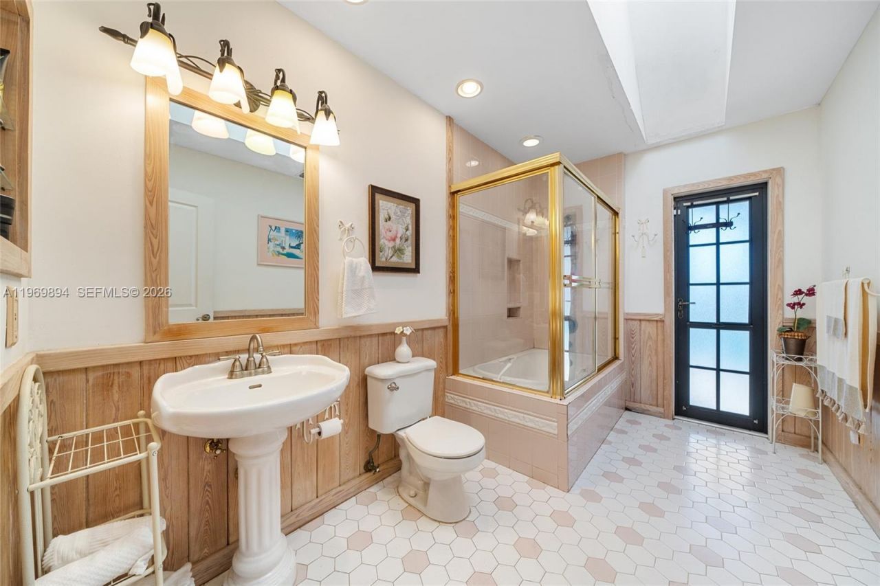 17242 SW 88th Ave, Palmetto Bay, FL 33157 Photo