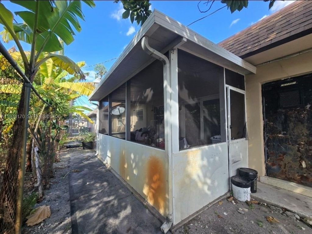 4001 NW 31st Ave, Lauderdale Lakes, FL 33309 Photo