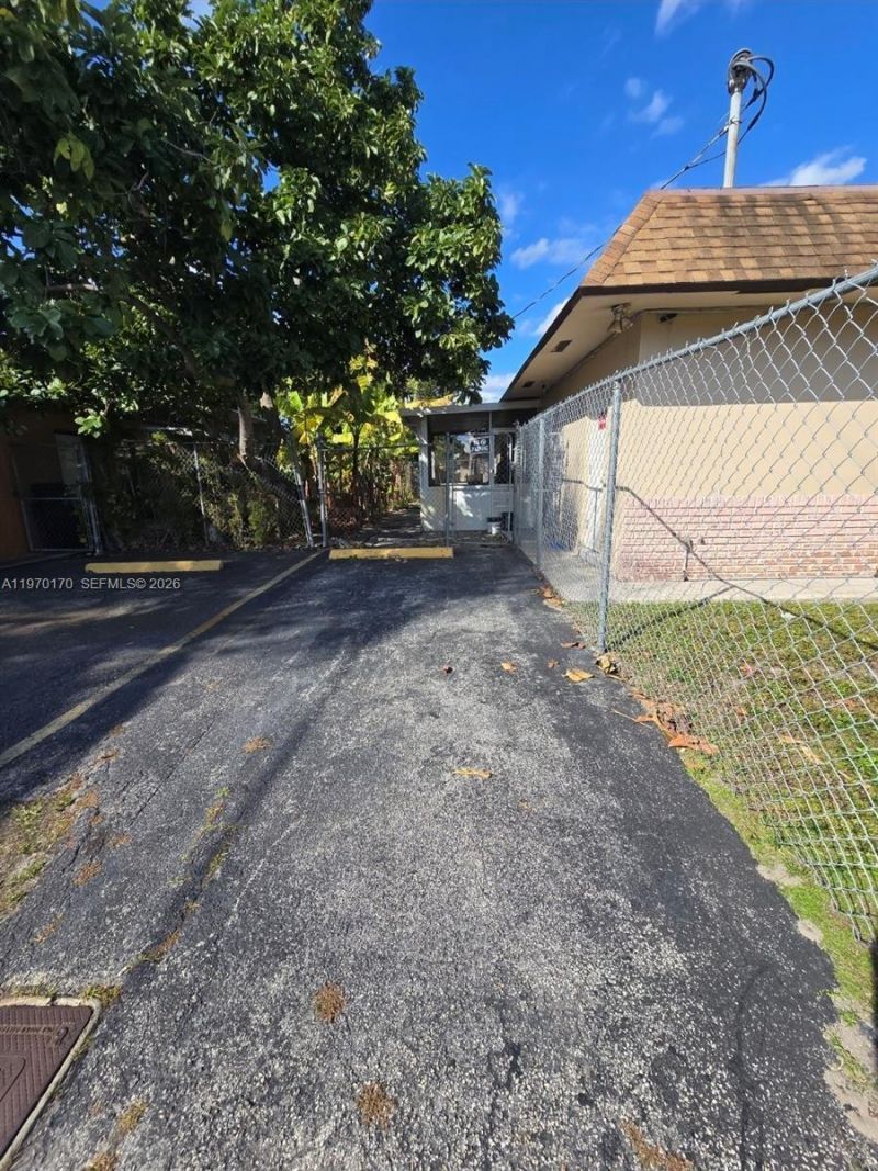 4001 NW 31st Ave, Lauderdale Lakes, FL 33309 Photo