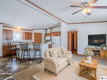 246 McGinns Lake, North Bend, NE 68649