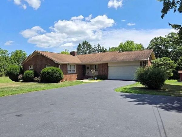 1062 Dry Hill Rd, BECKLEY, WV 25801