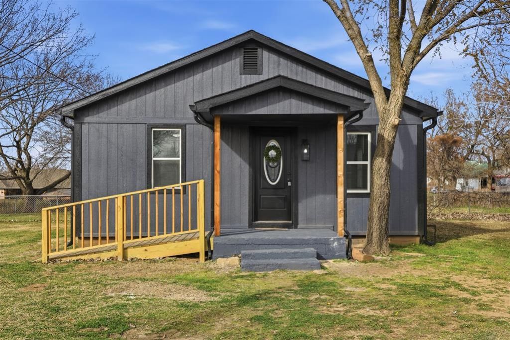 404 S 3rd Avenue, Stroud, OK 74079 Main Photo