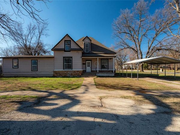 319 E Bradley Avenue, Pauls Valley, OK 73075