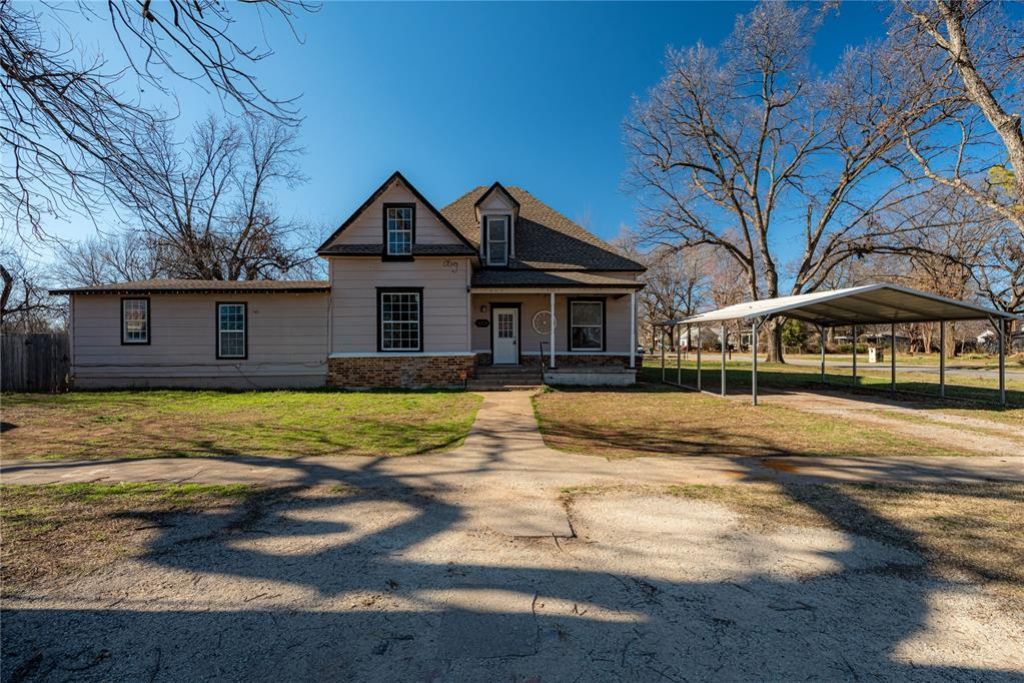 319 E Bradley Avenue, Pauls Valley, OK 73075 Main Photo
