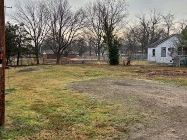 611 NW 5th Street, Checotah, OK 74426