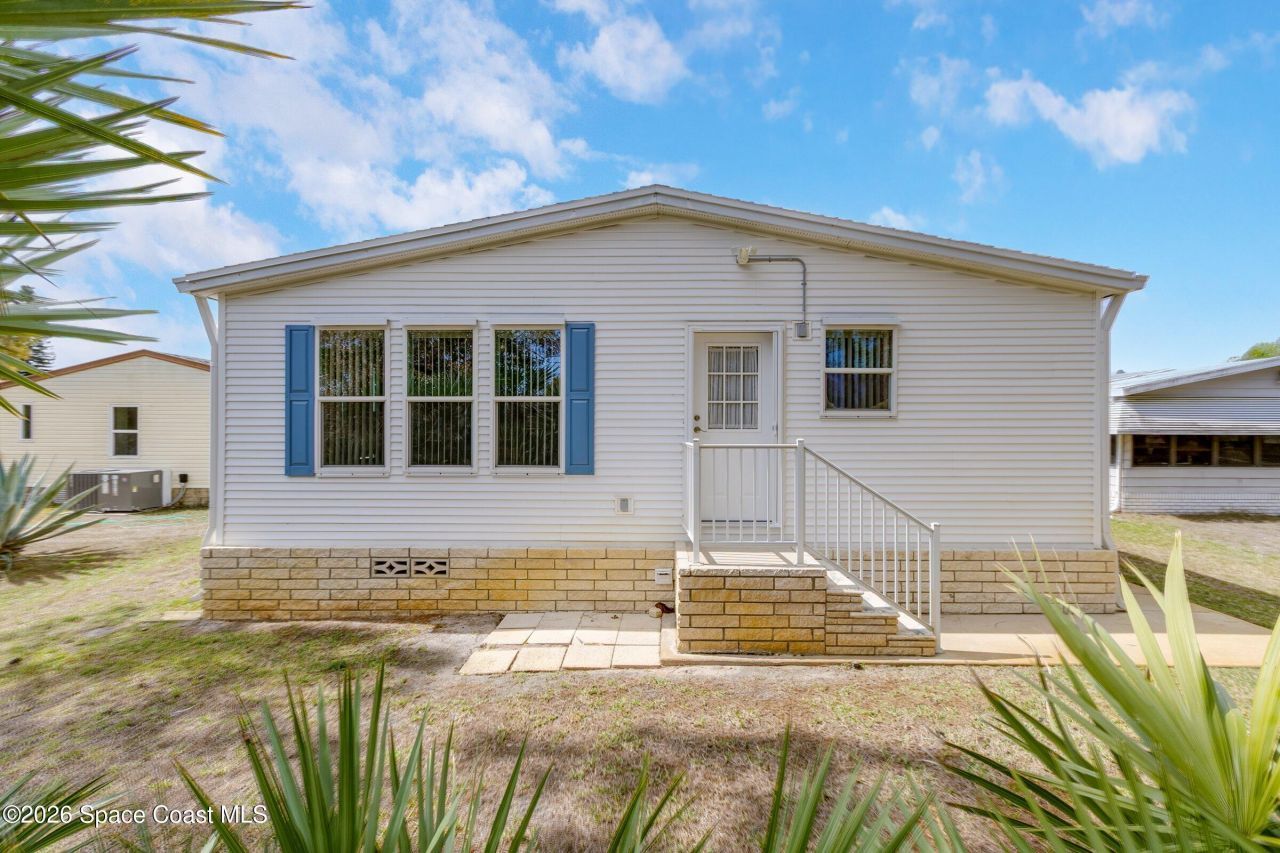 859 Tamarind Circle, Barefoot Bay, FL 32976 Photo