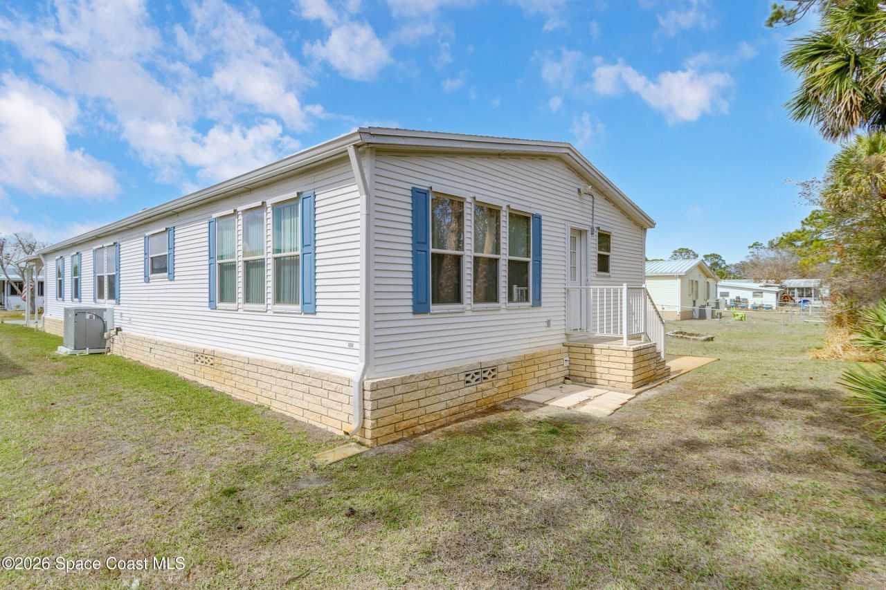 859 Tamarind Circle, Barefoot Bay, FL 32976 Photo