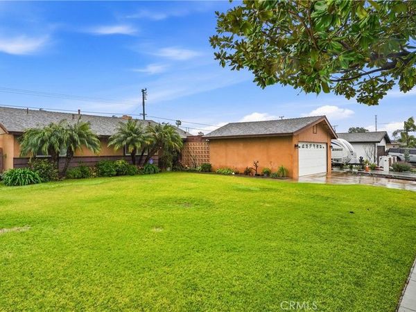 1036 E Trenton, Orange, CA 92867