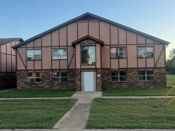 518,526,604 Bartlett, Poplar Bluff, MO 63901