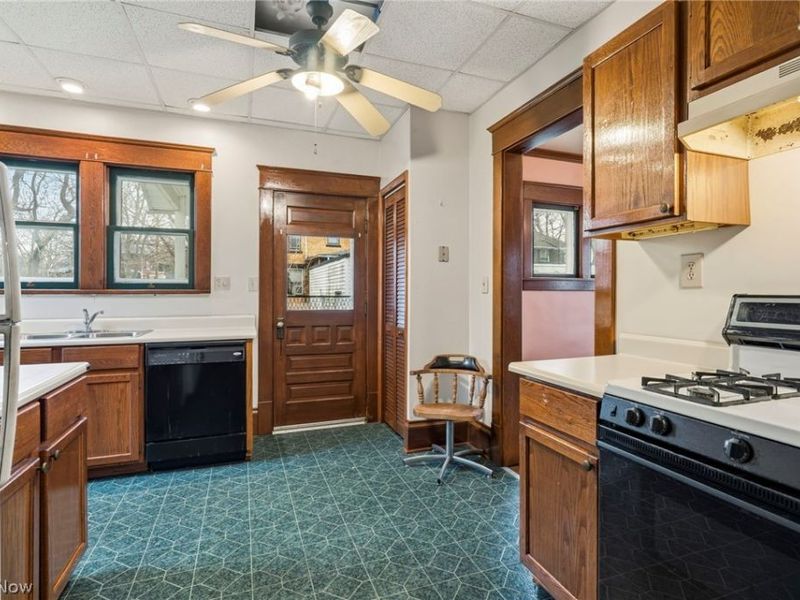 216 Parkview Street NE, Massillon, OH 44646 Photo 11