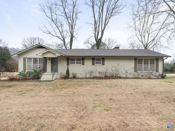 1702 E Stonehurst Drive, Huntsville, AL 35801