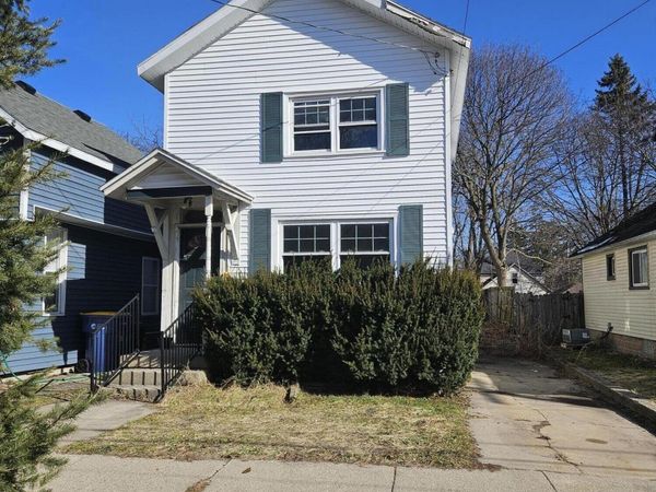 552 Pine Avenue NW, Grand Rapids, MI 49504