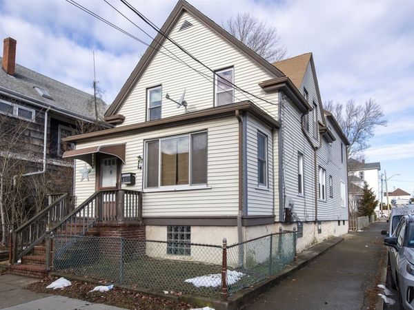 75 Belleville Rd, New Bedford, MA 02745