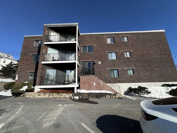 27 Alpine Street, Unit 11, Malden, MA 02148