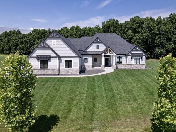 3750 W Pine View COURT, Mequon, WI 53097