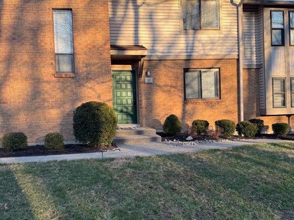 22 Oakwood Court, Springdale, OH 45246