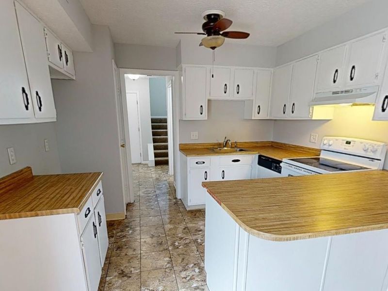 22 Oakwood Court, Springdale, OH 45246 Photo 11