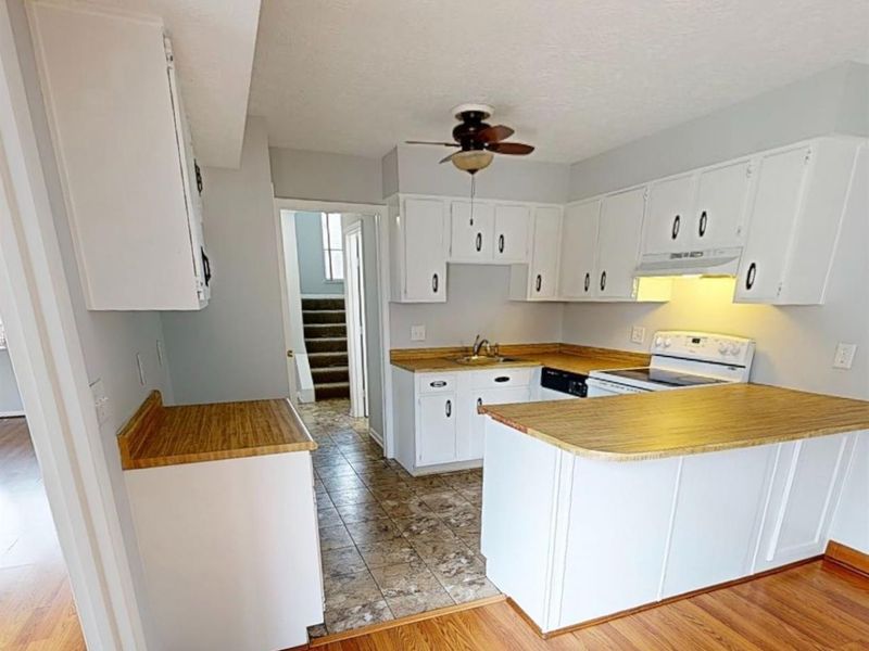 22 Oakwood Court, Springdale, OH 45246 Photo 14