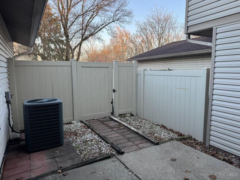 22 Oakwood Court, Cincinnati, OH 45246 Photo 41