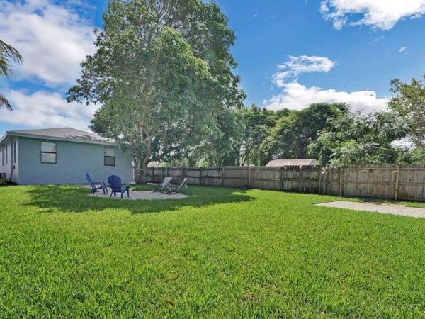 610 SE 2nd Avenue, Unit A, Delray Beach, FL 33483