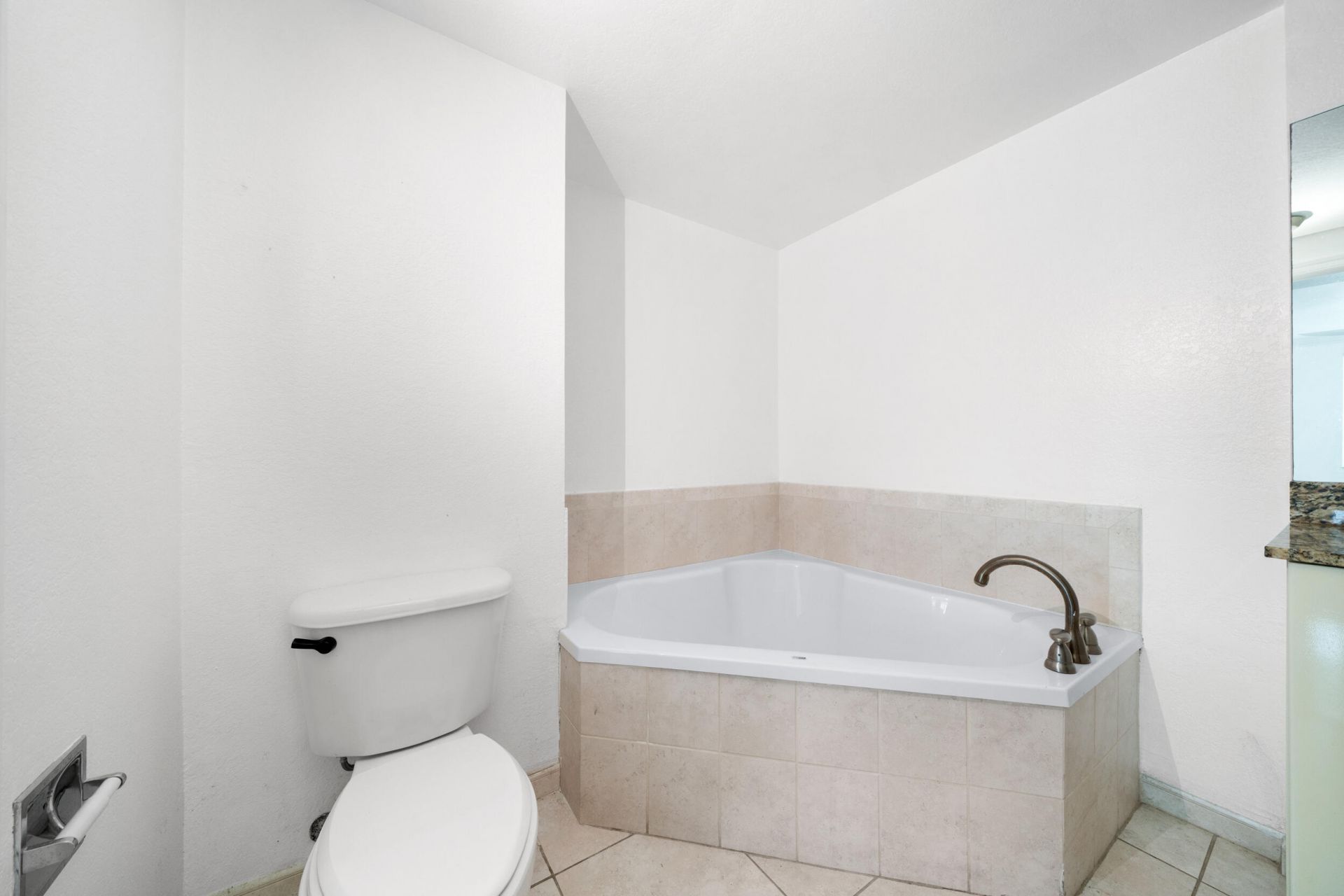 1830 Radius Drive, Unit 405, Hollywood, FL 33020 Photo