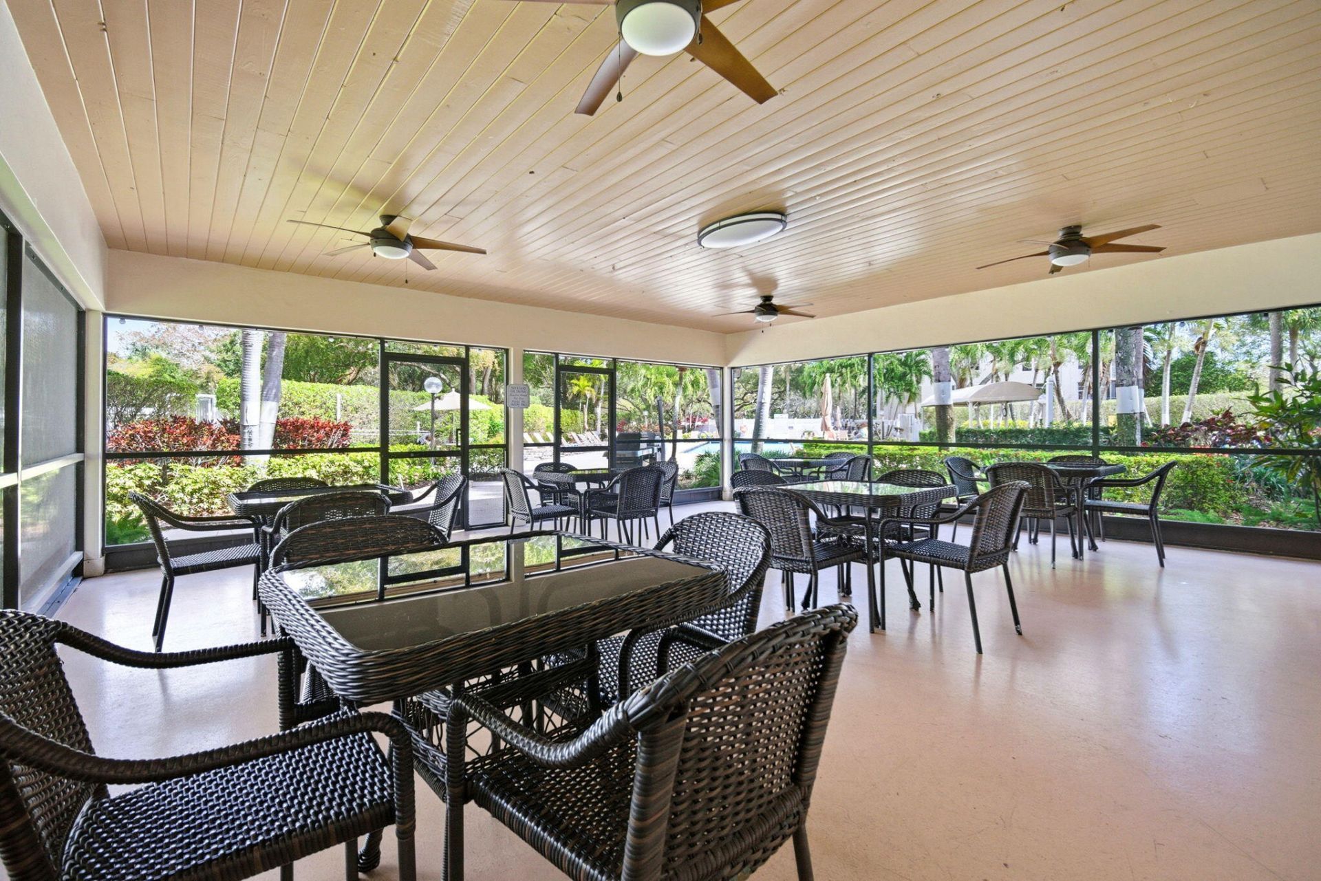 3507 Oaks Way, Unit 911, Pompano Beach, FL 33069 Photo