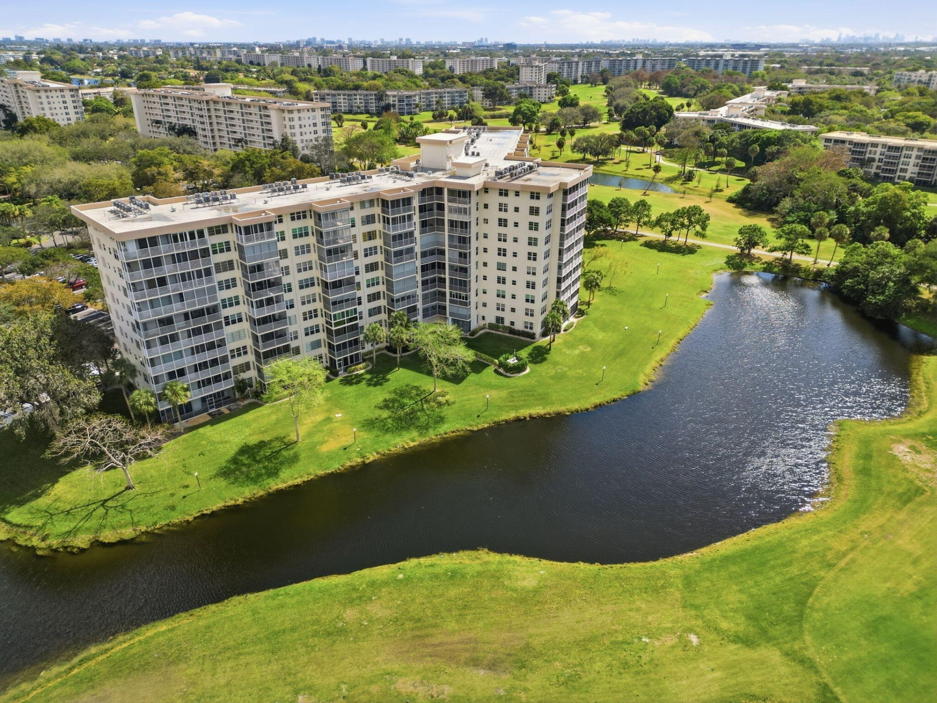 3507 Oaks Way, Unit 911, Pompano Beach, FL 33069 Photo