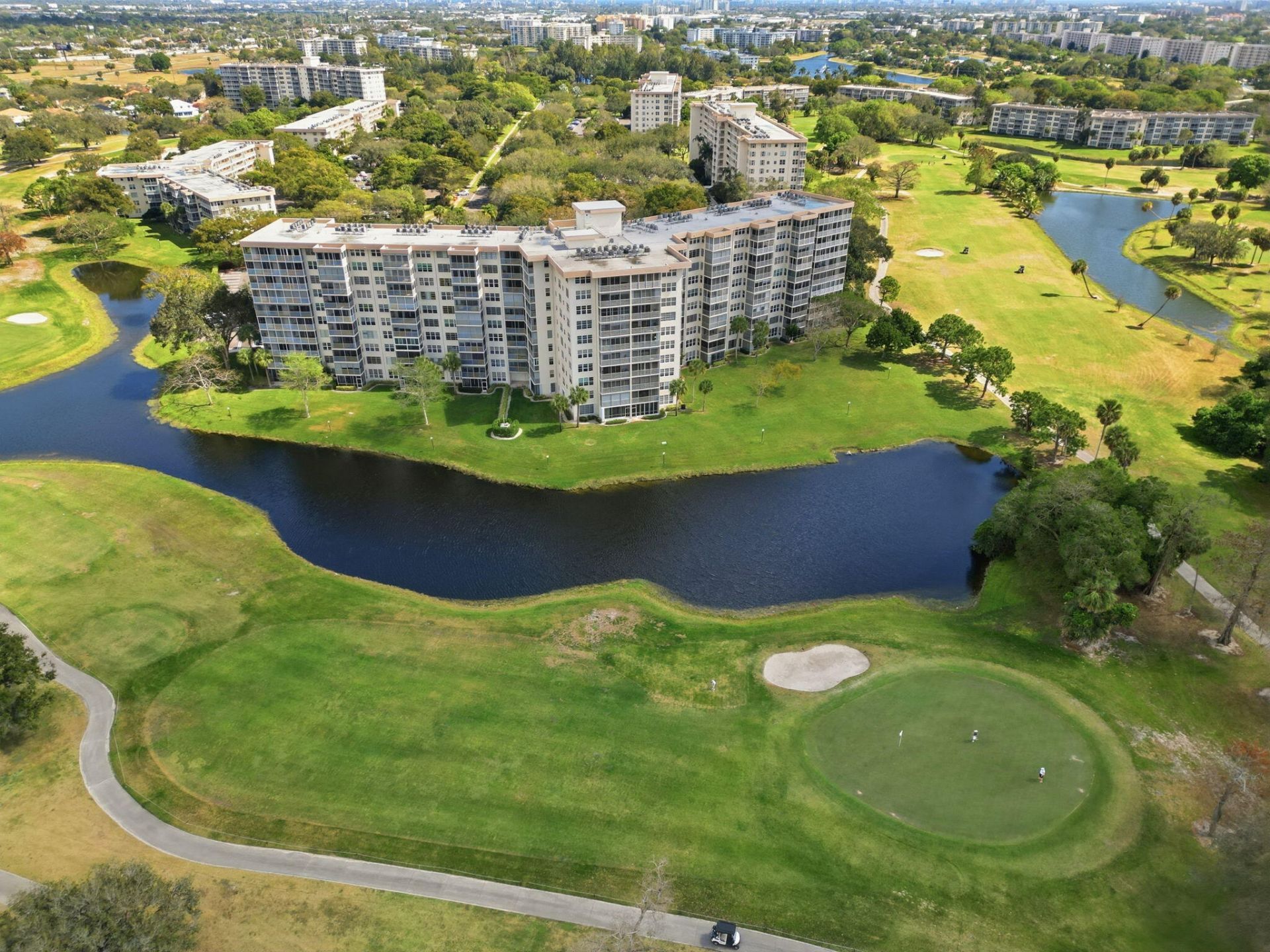3507 Oaks Way, Unit 911, Pompano Beach, FL 33069 Photo