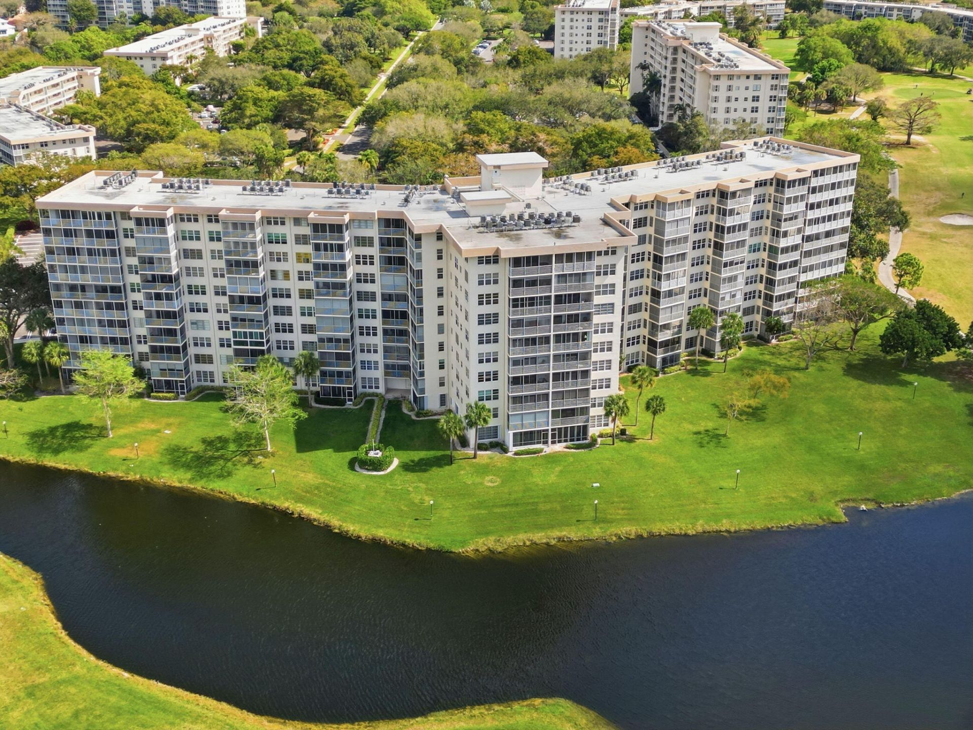 3507 Oaks Way, Unit 911, Pompano Beach, FL 33069 Photo