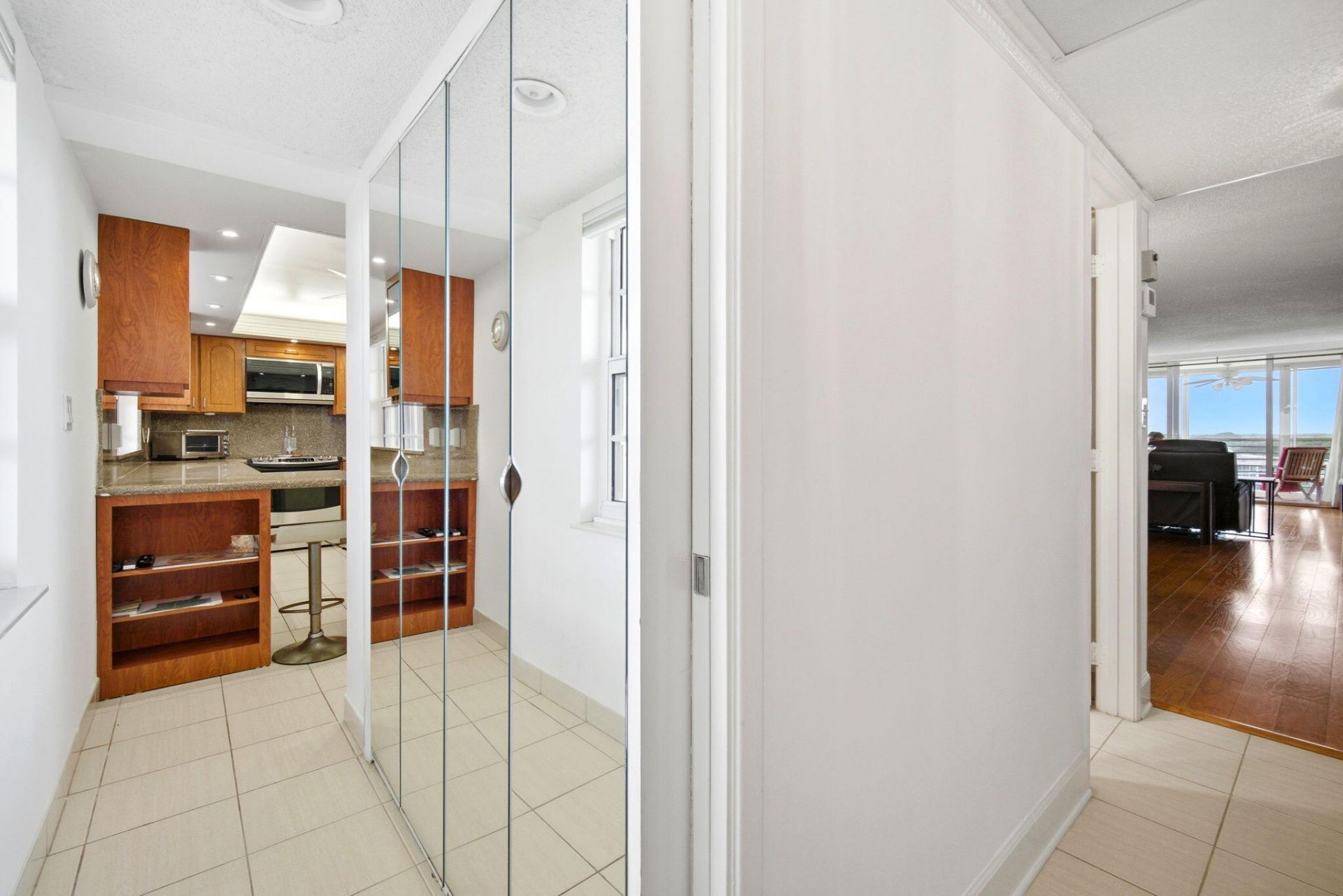 3507 Oaks Way, Unit 911, Pompano Beach, FL 33069 Photo