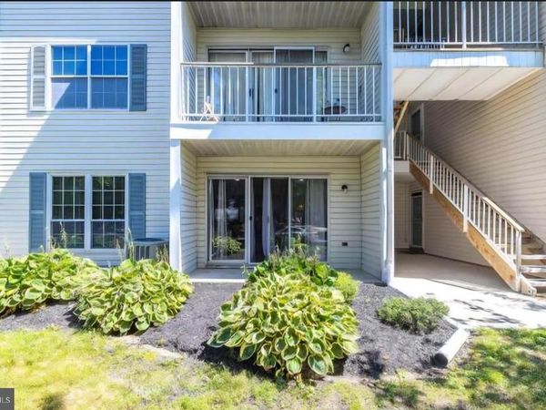 17 MULBERRY COURT, HAMILTON, NJ 08619