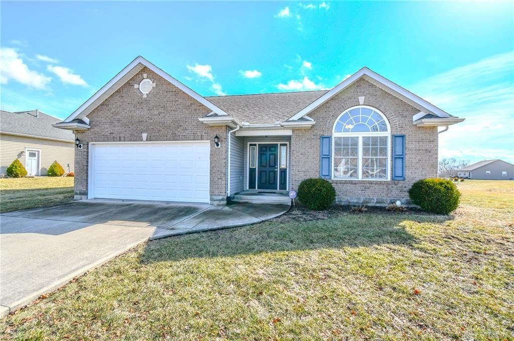 9825 Augusta Lane, Piqua, OH 45356 Main Photo