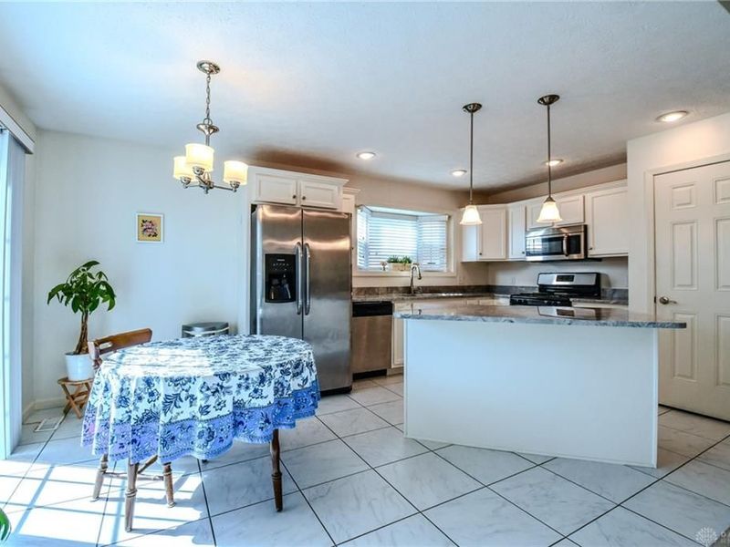 9825 Augusta Lane, Piqua, OH 45356 Photo 11