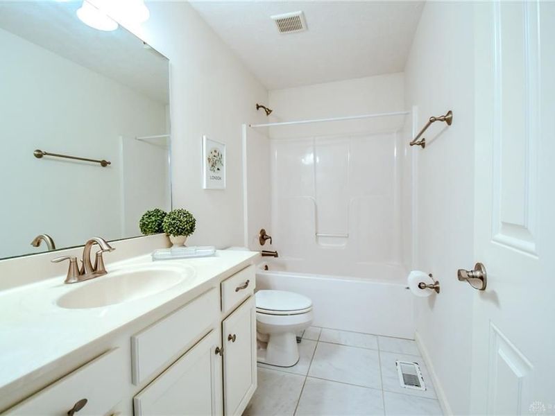 9825 Augusta Lane, Piqua, OH 45356 Photo 19