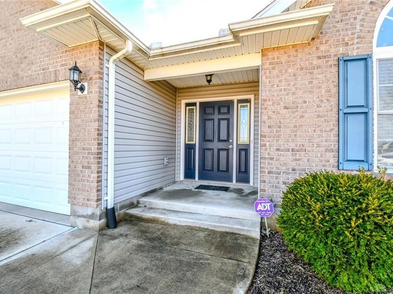 9825 Augusta Lane, Piqua, OH 45356 Photo 2