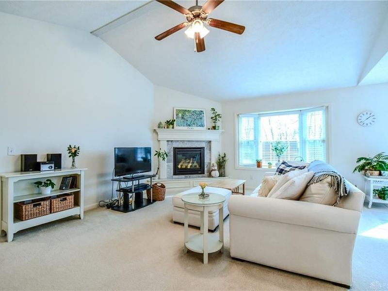 9825 Augusta Lane, Piqua, OH 45356 Photo 6