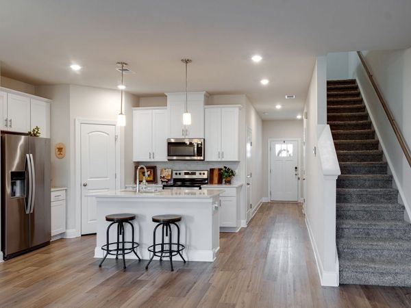 857 Longleaf Ln, Columbia, TN 38401