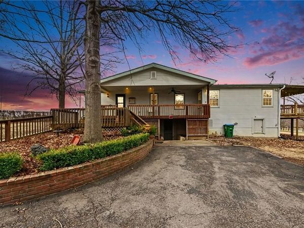 1492 SW Hook Road, Lee's Summit, MO 64082