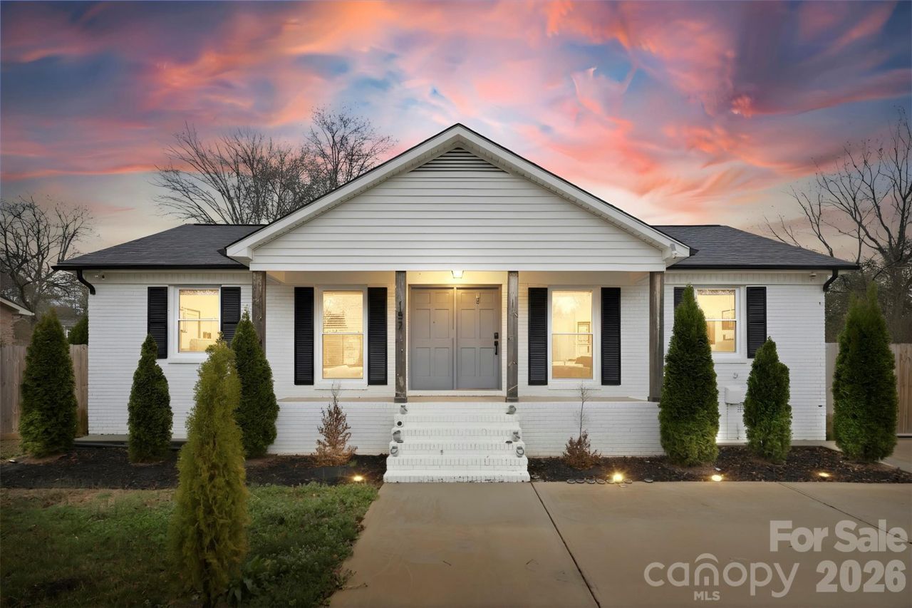 157 Downey Lake Road, Dallas, NC 28034 Main Photo