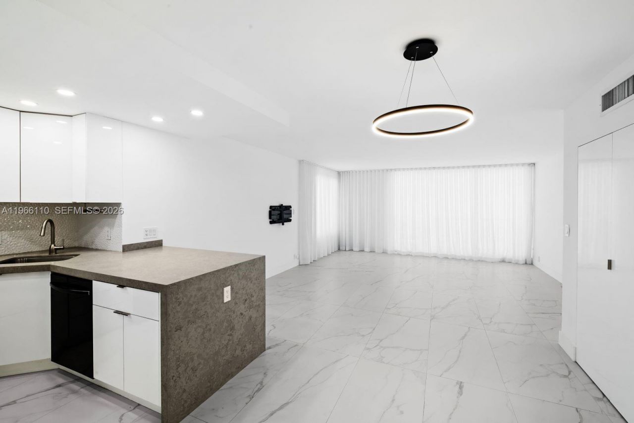 1000 West Ave, Unit 1024, Miami Beach, FL 33139 Photo