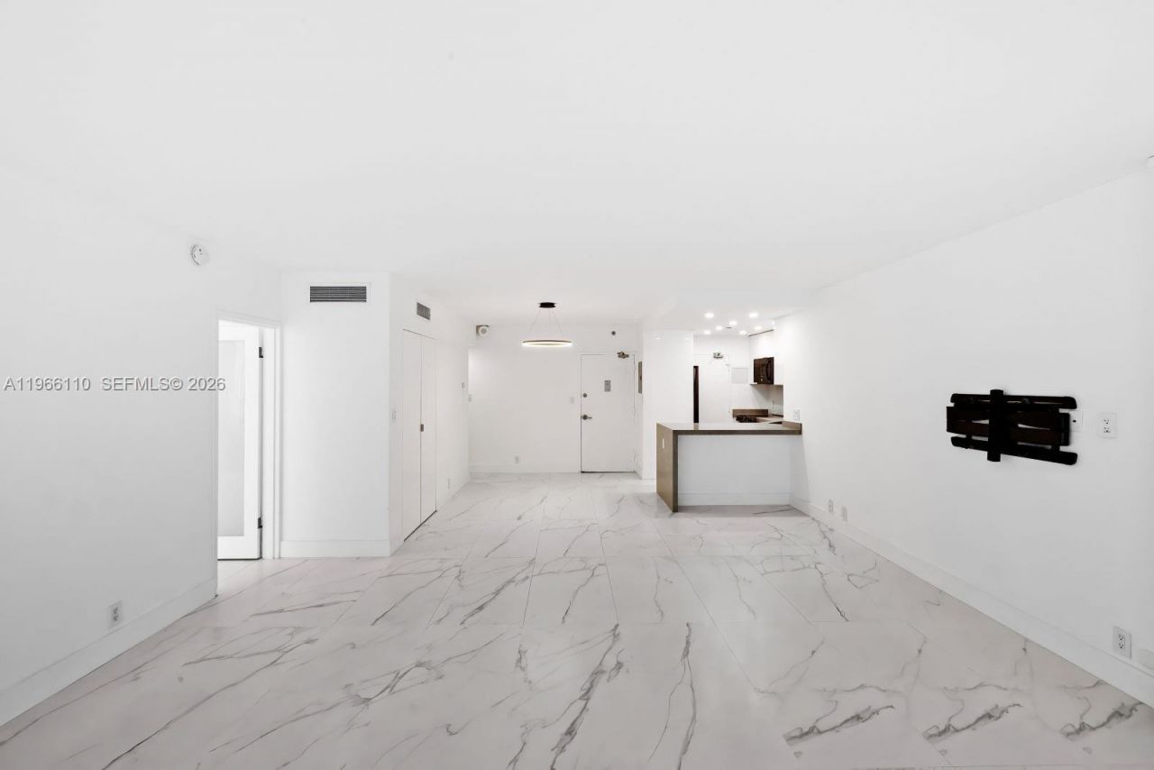 1000 West Ave, Unit 1024, Miami Beach, FL 33139 Photo