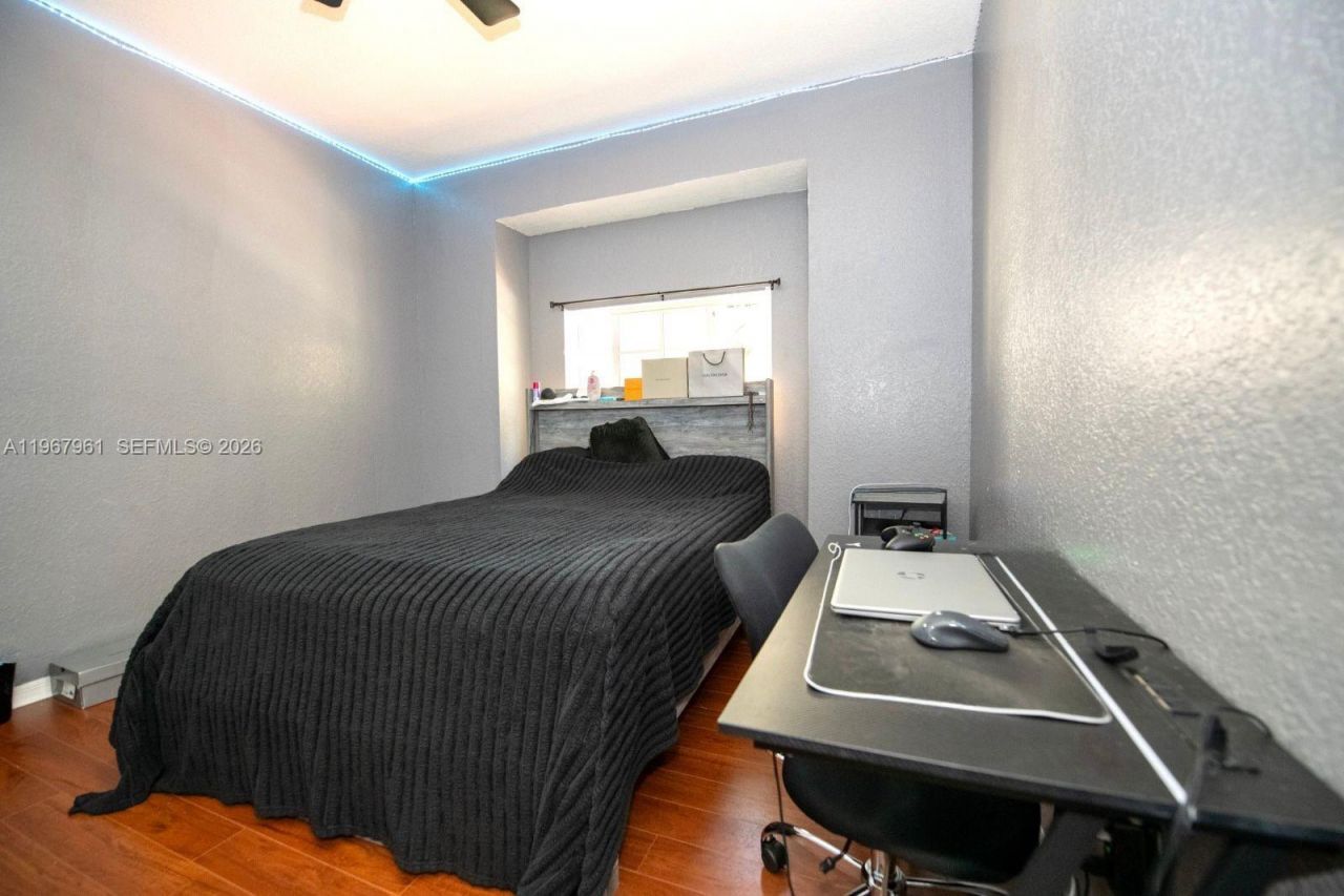 5945 SW 99th Ter, Cooper City, FL 33328 Photo