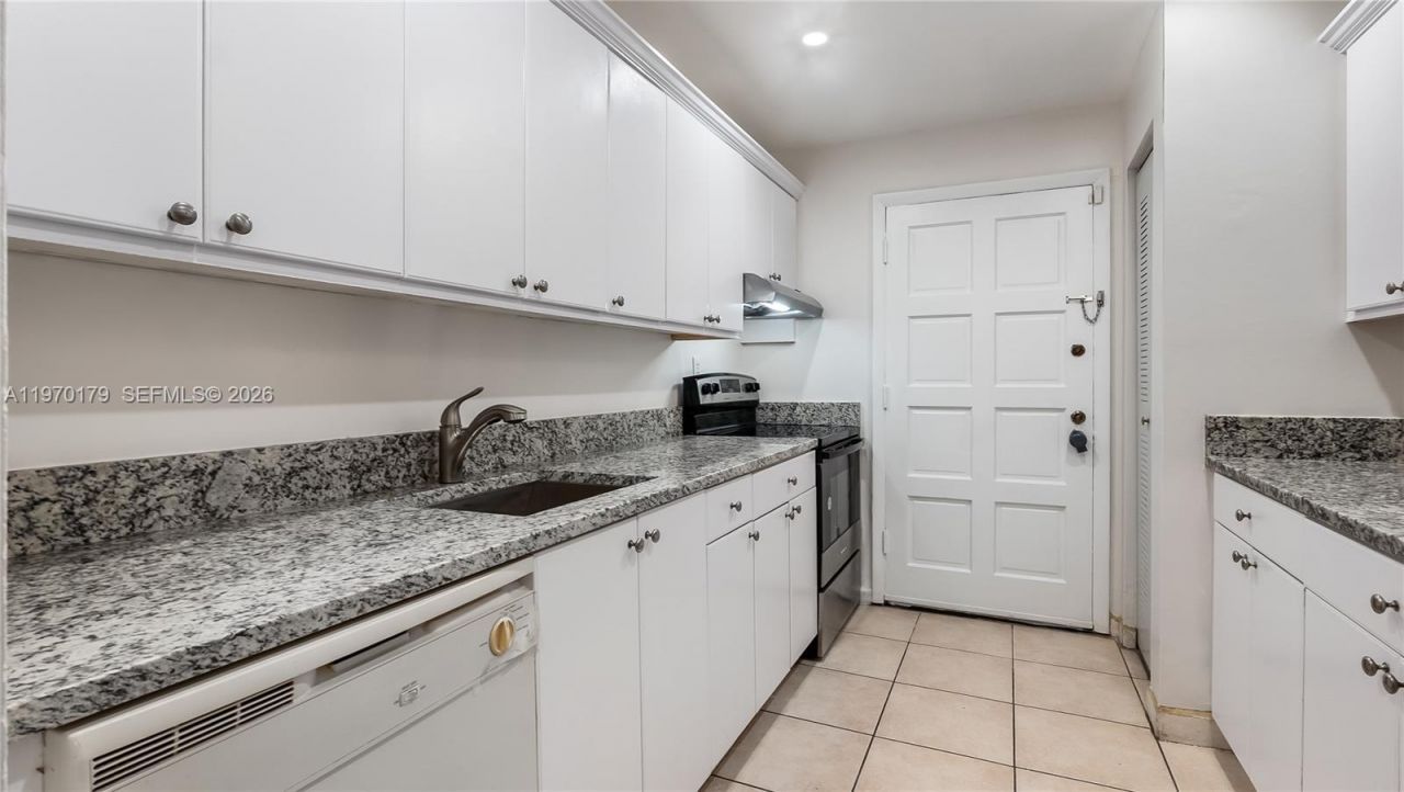 8500 SW 109th Ave, Unit 6-105, Miami, FL 33173 Photo