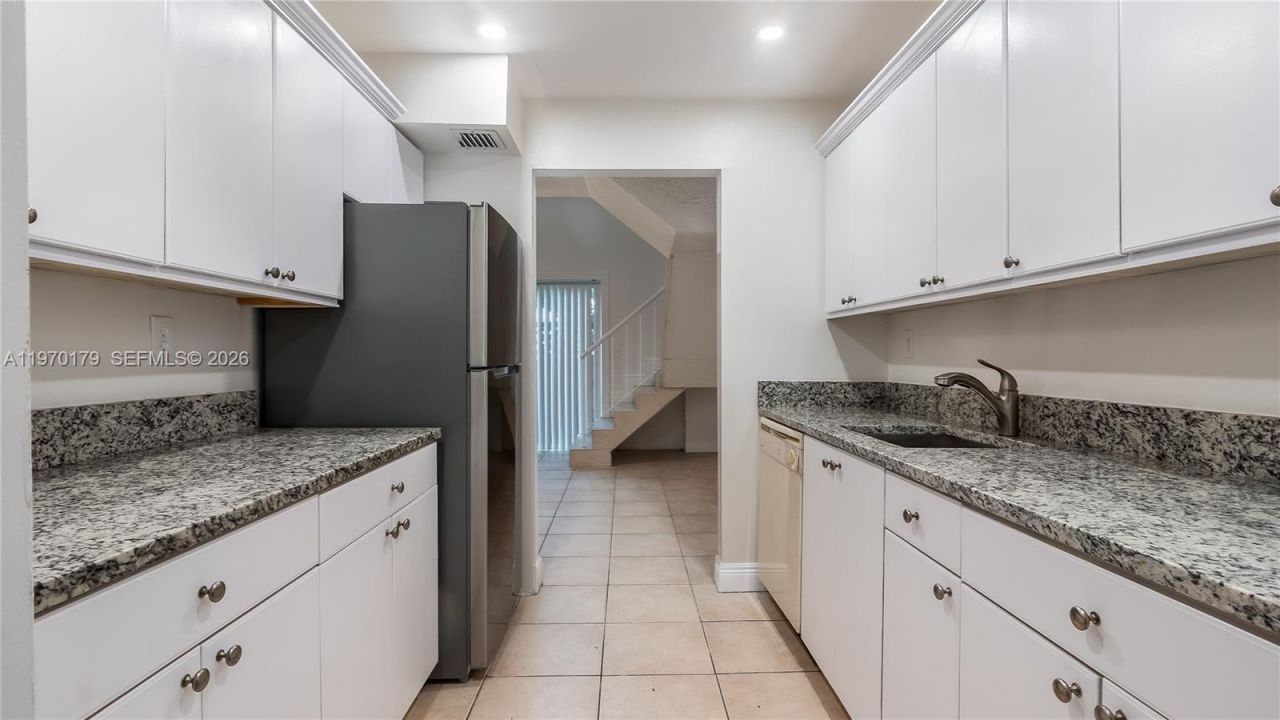 8500 SW 109th Ave, Unit 6-105, Miami, FL 33173 Photo