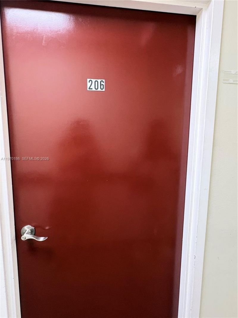 2100 W 76th St, Unit 206, Hialeah, FL 33016 Photo